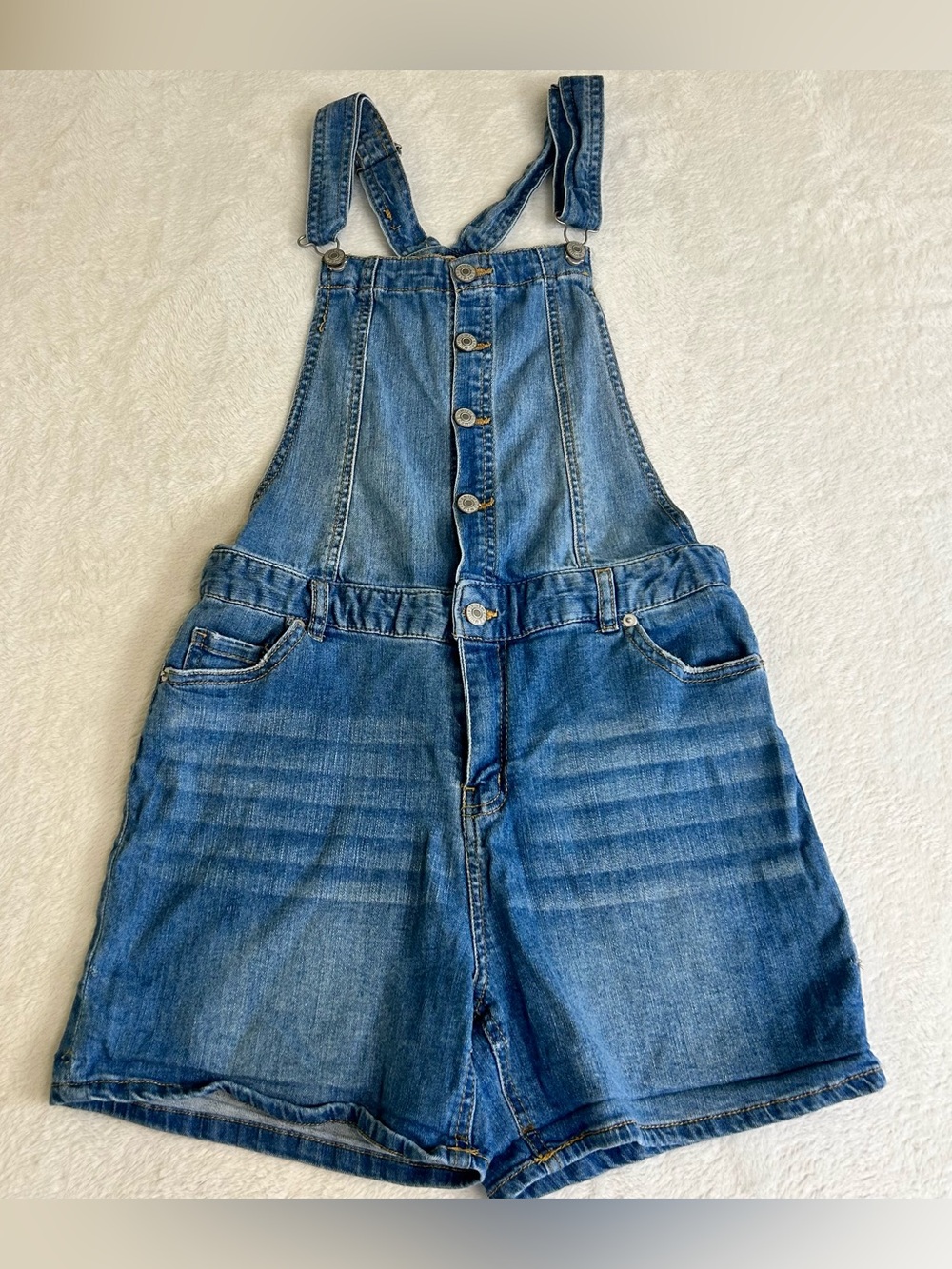 Love Tree Women's Short Overalls Size Medium Blue Denim Distressed Romper